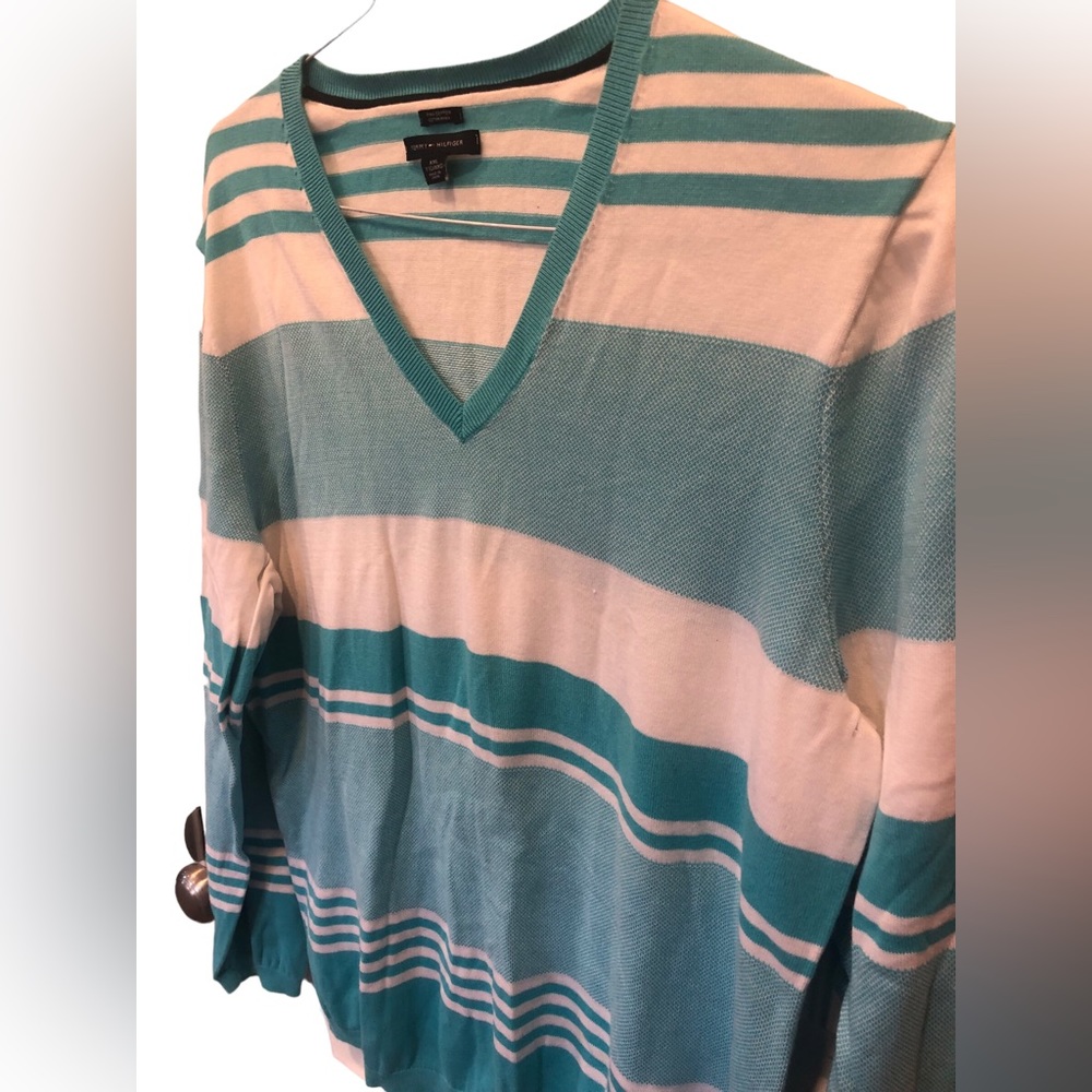 Tommy Hilfiger Women’s blue and white stripe v-neck 48” hips and waist xxl - Picture 7 of 7